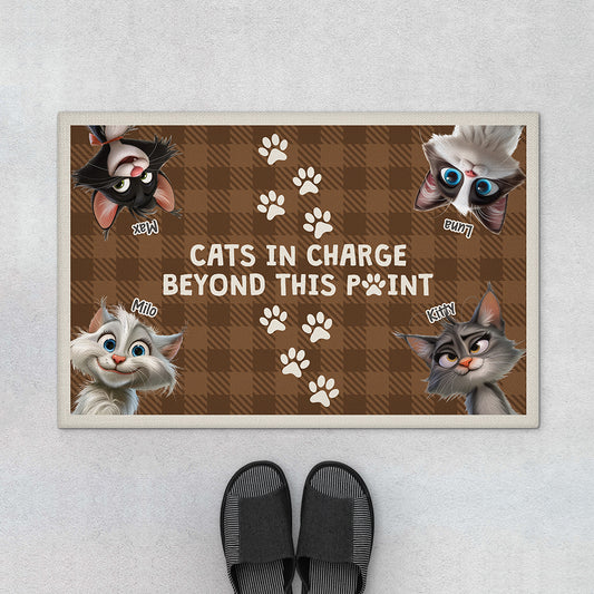 3947DUK1 personalised cats in charge doormat 3947DKI5D
