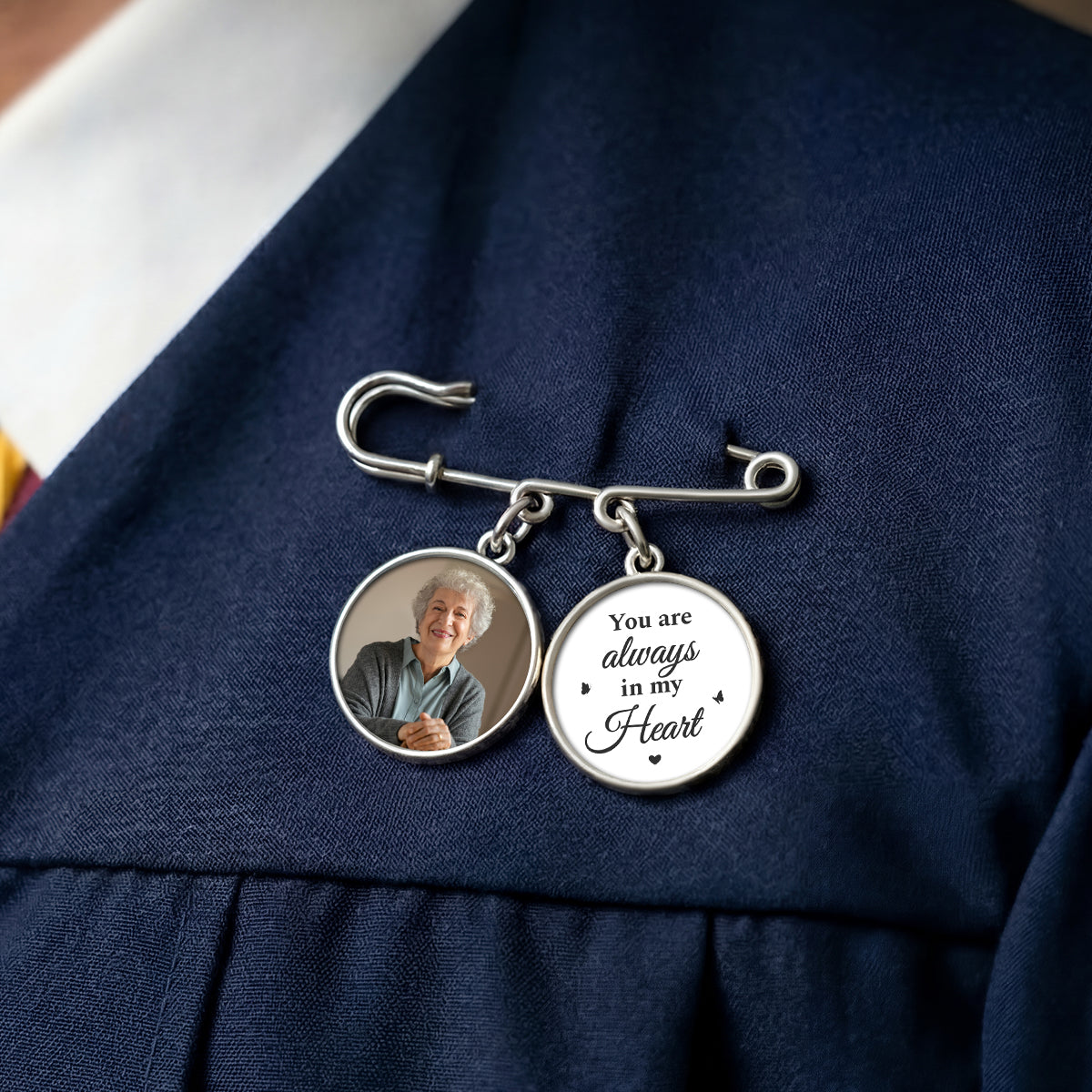 9006AUK2 personalised graduation lapel pin with photo 9006ajapas